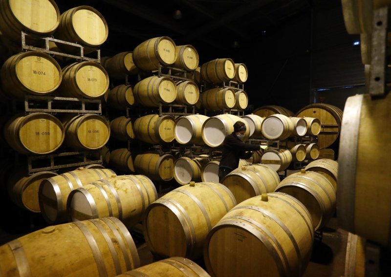Francuska će ove godine proizvesti 44,7 milijuna hektolitara vina