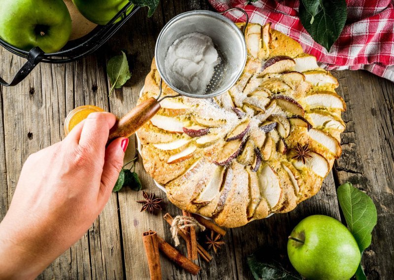 Na ovu sočnu tortu od jabuka potrošit ćete 20 minuta, a recept je toliko jednostavan da ćete mu se uvijek rado vraćati