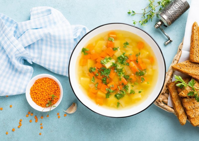 Zdravlje na tanjuru: Topla i fina juha od povrća idealna je za prohladne jesenske dane