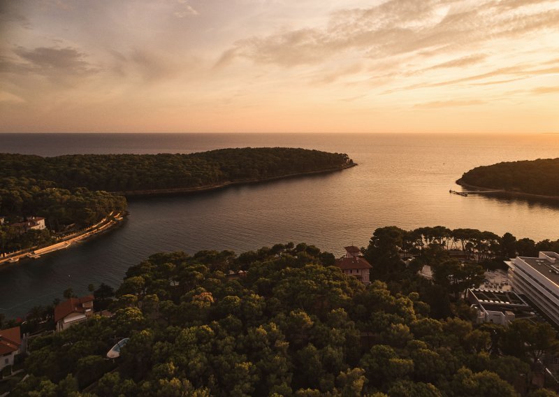 Prestižni magazin Porter proglasio otok Lošinj it-destinacijom u 2023.