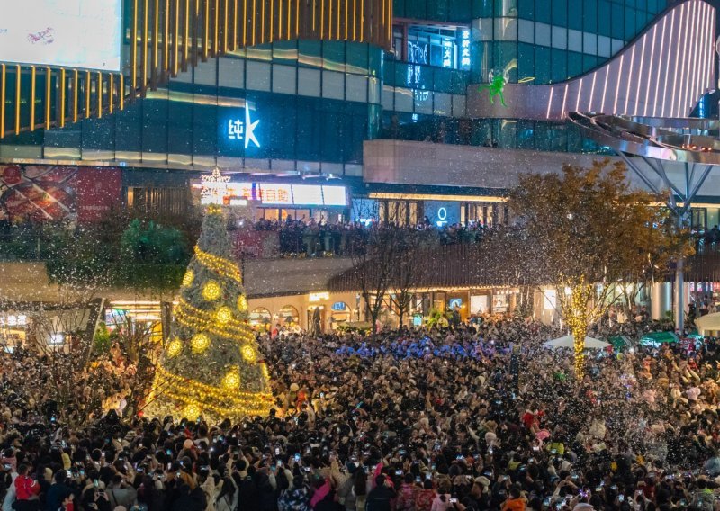 Božić u Kini između sjajnih ukrasa i brige zbog stranog utjecaja