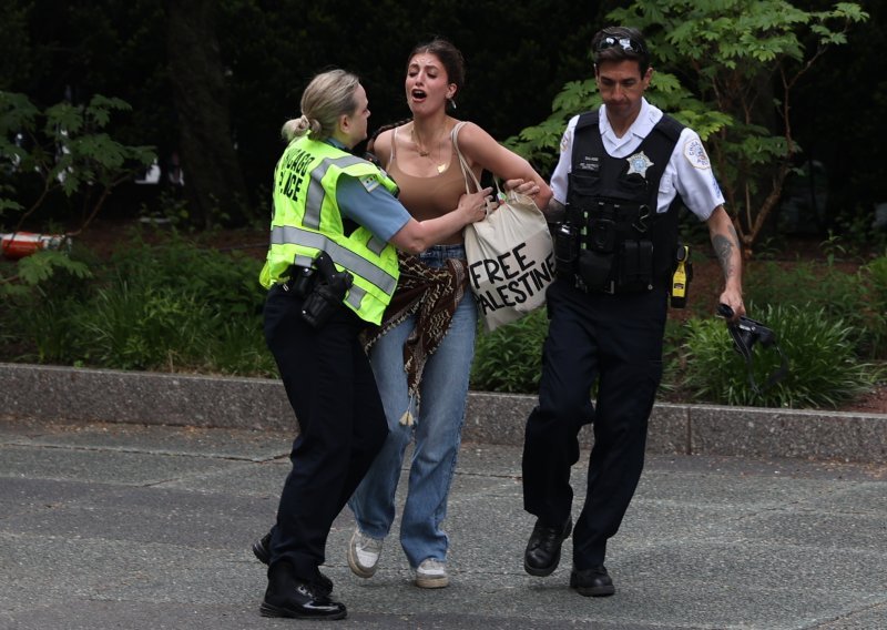 SAD: Deseci uhićenih na Penn-u i MIT-u u obračunu policije i studenata