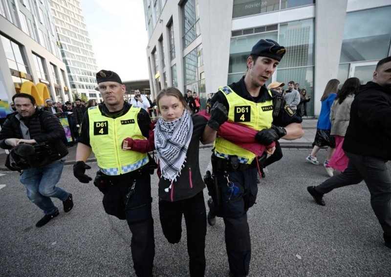 Sukob prosvjednika i policije ispred Arene u Malmöu